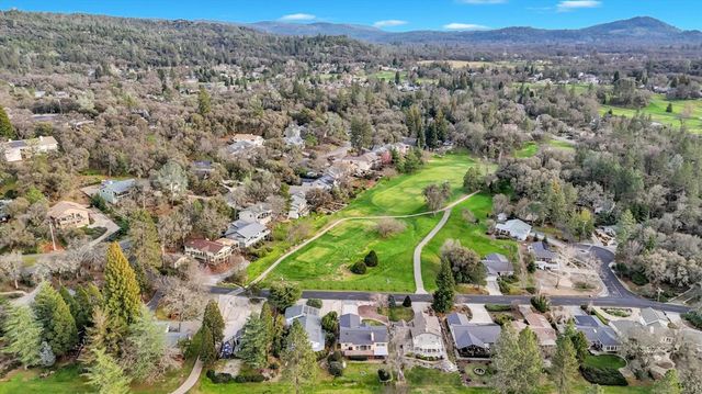 18854 Chickadee Ct, Penn Valley, CA 95946