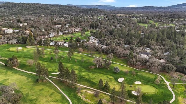 18854 Chickadee Ct, Penn Valley, CA 95946