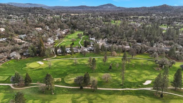 18854 Chickadee Ct, Penn Valley, CA 95946