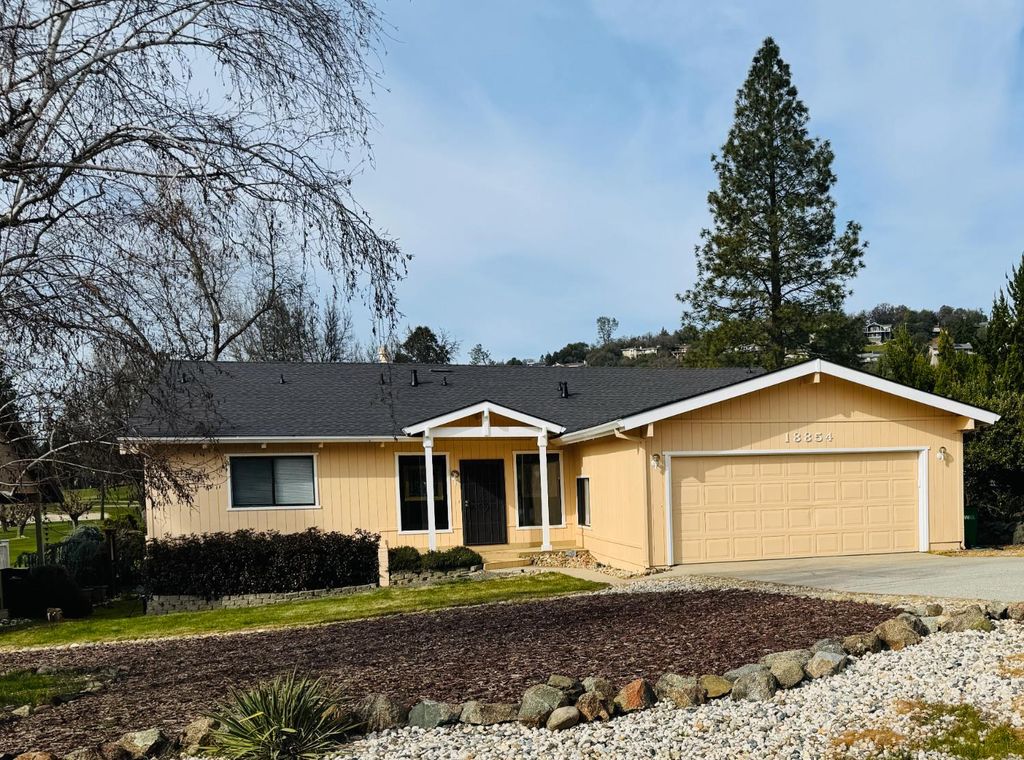 18854 Chickadee Ct, Penn Valley, CA 95946