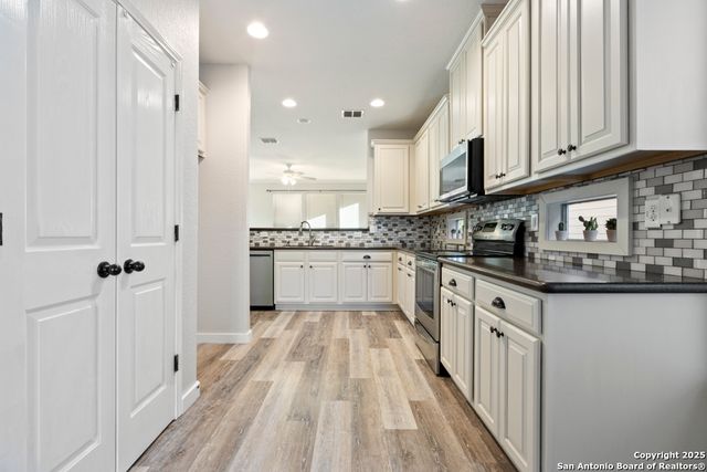 208 Dove Run, Cibolo, TX 78108