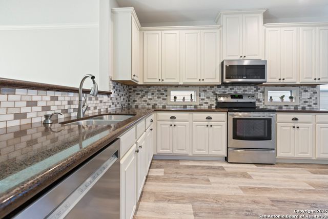 208 Dove Run, Cibolo, TX 78108