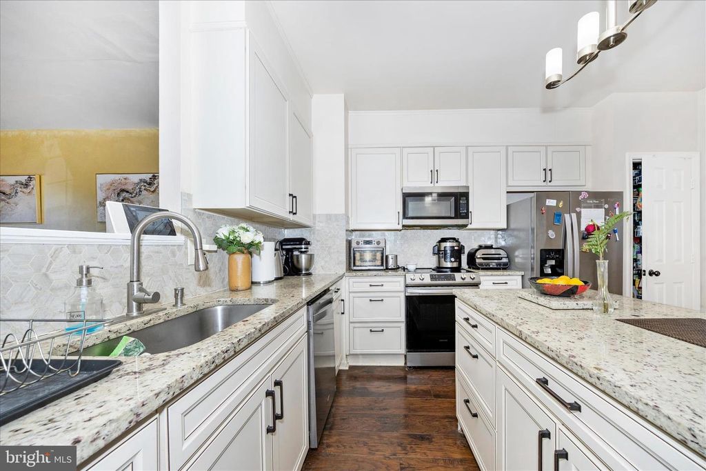 Image 22 of property listing at 5513 UPPER MILL TER N, Frederick, MD 21703