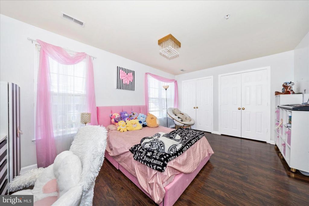 Image 28 of property listing at 5513 UPPER MILL TER N, Frederick, MD 21703