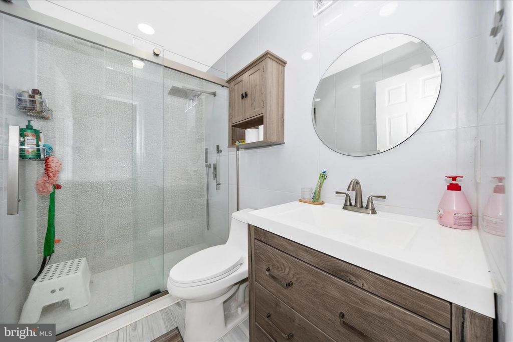 Image 31 of property listing at 5513 UPPER MILL TER N, Frederick, MD 21703
