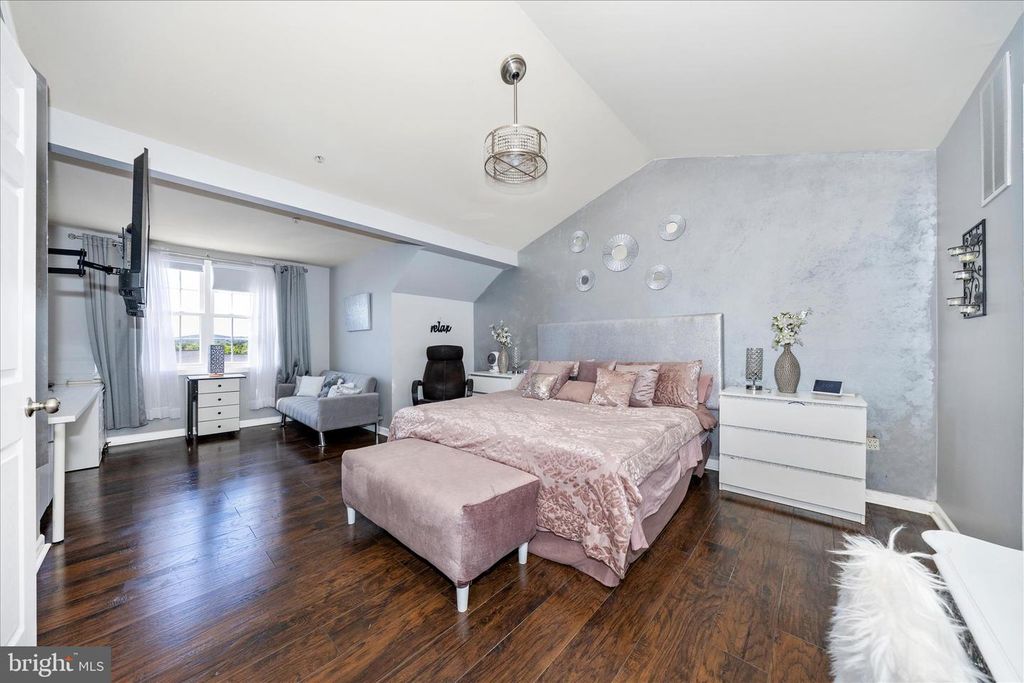 Image 32 of property listing at 5513 UPPER MILL TER N, Frederick, MD 21703
