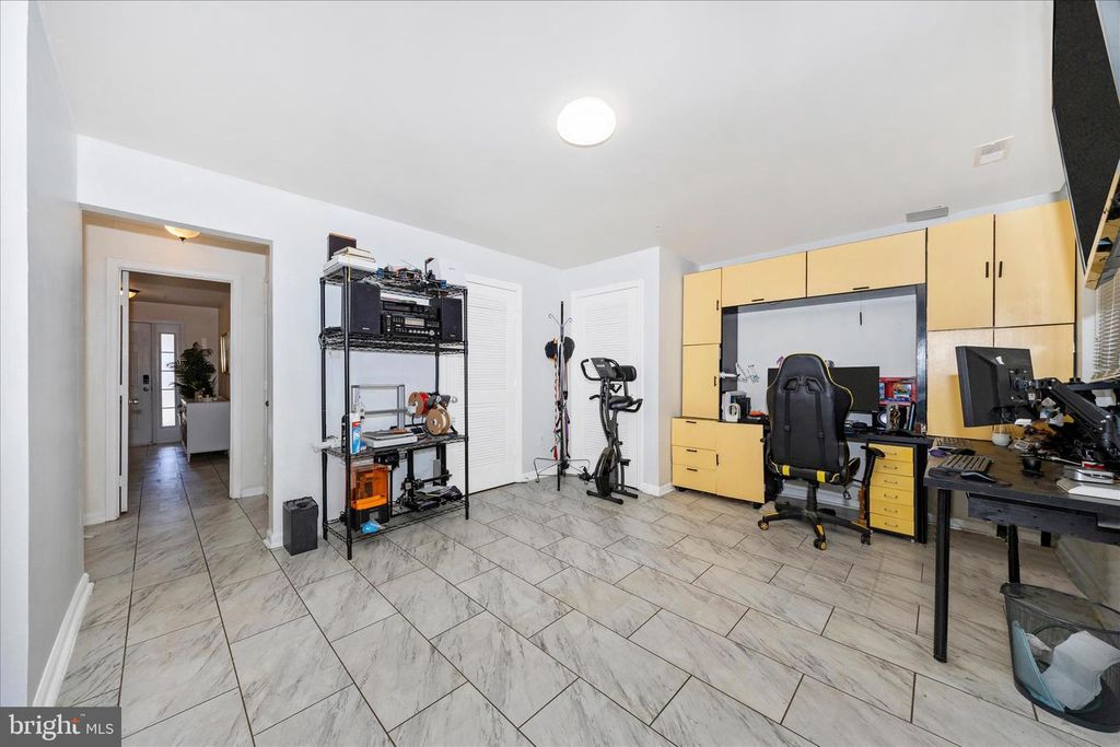 Image 8 of property listing at 5513 UPPER MILL TER N, Frederick, MD 21703