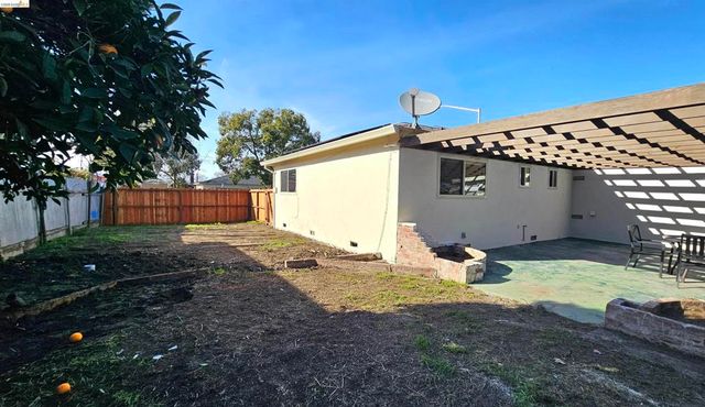95 W Leland Rd, Pittsburg, CA 94565