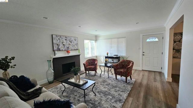 95 W Leland Rd, Pittsburg, CA 94565