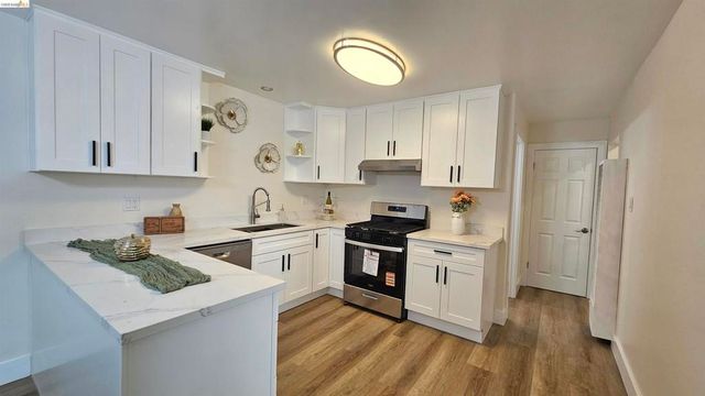 95 W Leland Rd, Pittsburg, CA 94565