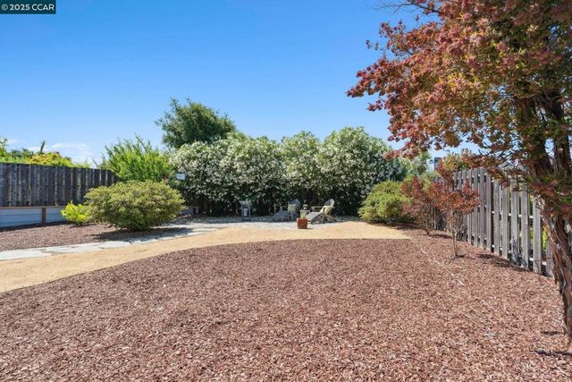 2817 Poulos Court, Pinole, CA 94564