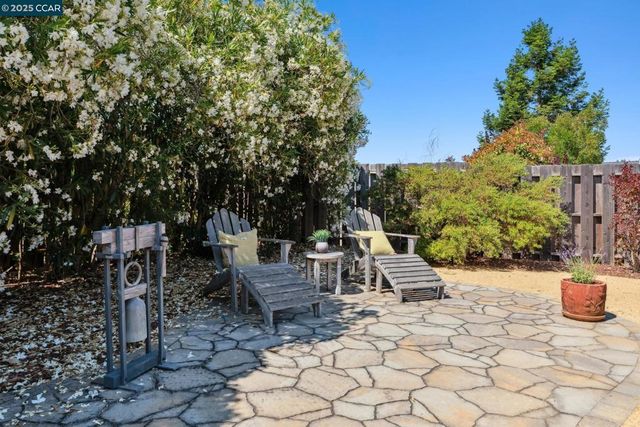 2817 Poulos Court, Pinole, CA 94564