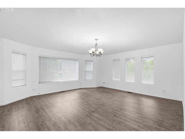 608 Ne 118TH Ave, Portland, OR 97220