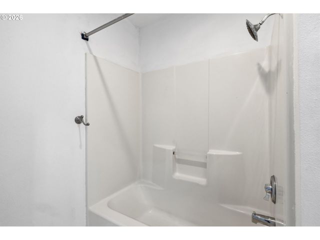 608 Ne 118TH Ave, Portland, OR 97220
