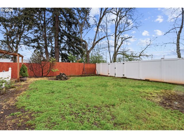 608 Ne 118TH Ave, Portland, OR 97220