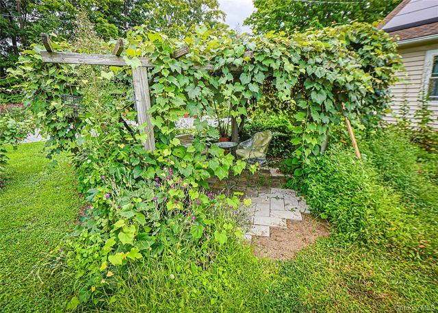 1085 Violet Avenue, Hyde Park, NY 12538