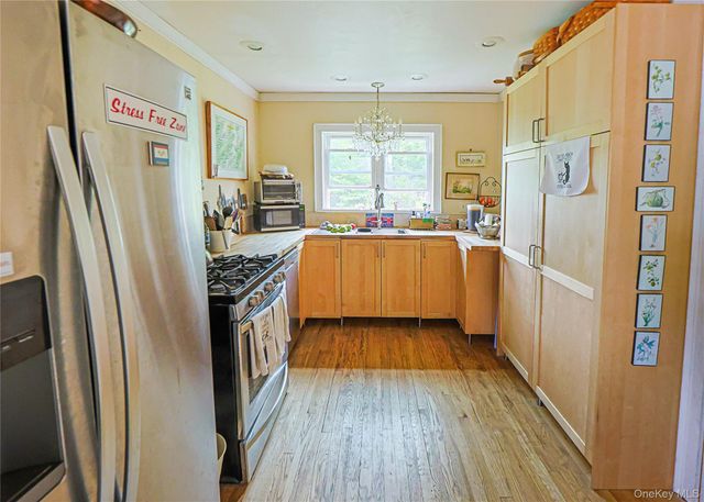 1085 Violet Avenue, Hyde Park, NY 12538