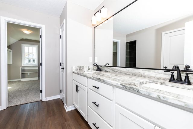 501 NE Madison Avenue, Elkhart, IA 50073