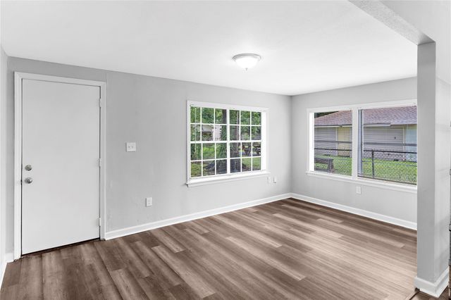 1104 Southampton Street, Angleton, TX 77515