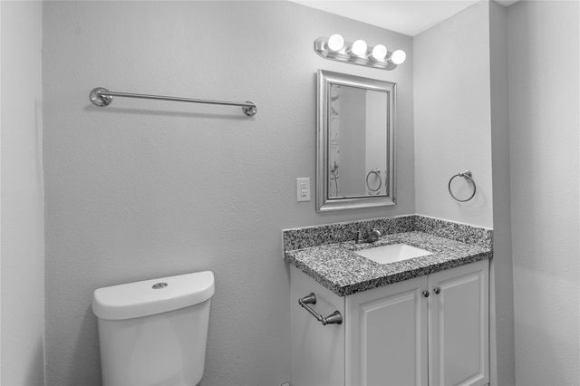 1104 Southampton Street, Angleton, TX 77515