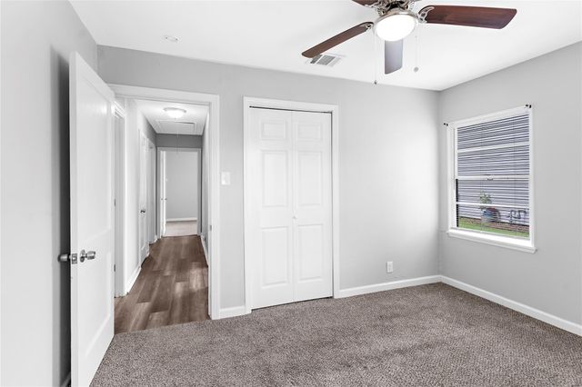 1104 Southampton Street, Angleton, TX 77515