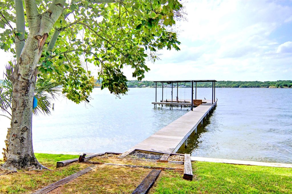 6504 Blue Water Court, Granbury, TX 76049