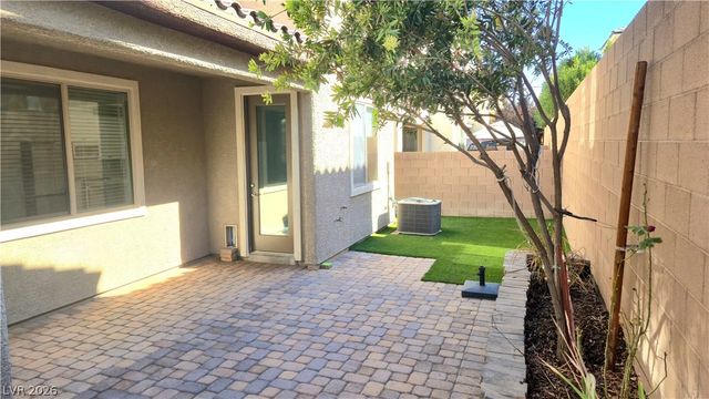 5843 Sleepy Willow Street, Las Vegas, NV 89148