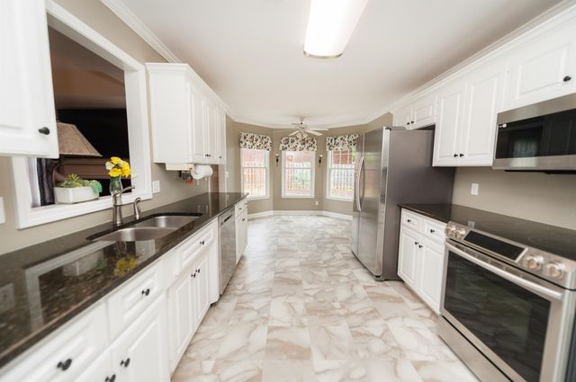 173 Bradford Crossing Drive, Roebuck, SC 29376