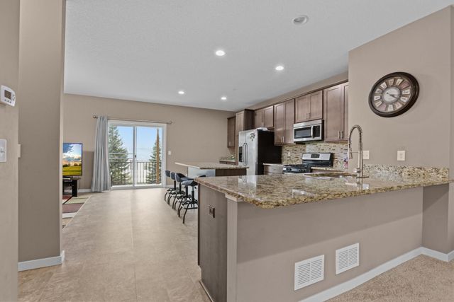 11920 Emery Village Drive N, Champlin, MN 55316