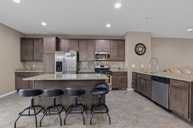 11920 Emery Village Drive N, Champlin, MN 55316