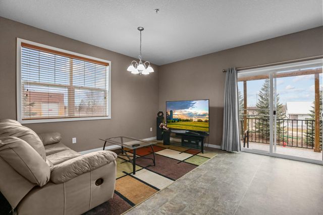 11920 Emery Village Drive N, Champlin, MN 55316