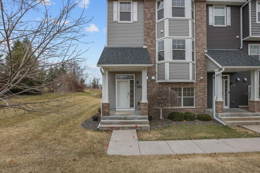 11920 Emery Village Drive N, Champlin, MN 55316