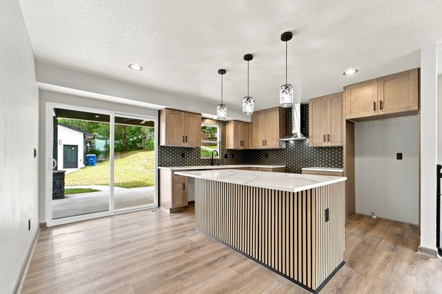 2536 Morton Avenue, Des Moines, IA 50317
