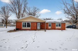 53 Mishawaka Drive, Rochester, IL 62563