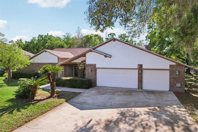 17922 CLEAR LAKE DRIVE, Lutz, FL 33548
