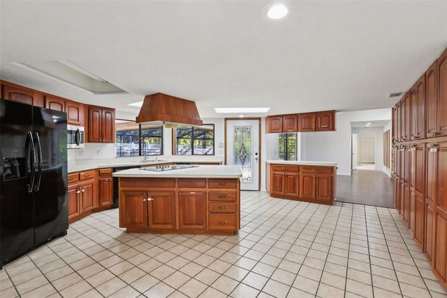 17922 CLEAR LAKE DRIVE, Lutz, FL 33548