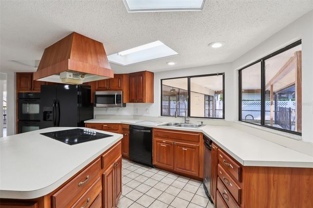 17922 CLEAR LAKE DRIVE, Lutz, FL 33548