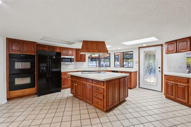 17922 CLEAR LAKE DRIVE, Lutz, FL 33548