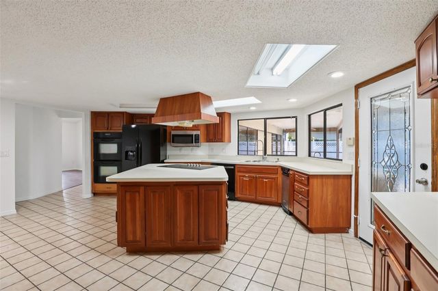 17922 CLEAR LAKE DRIVE, Lutz, FL 33548