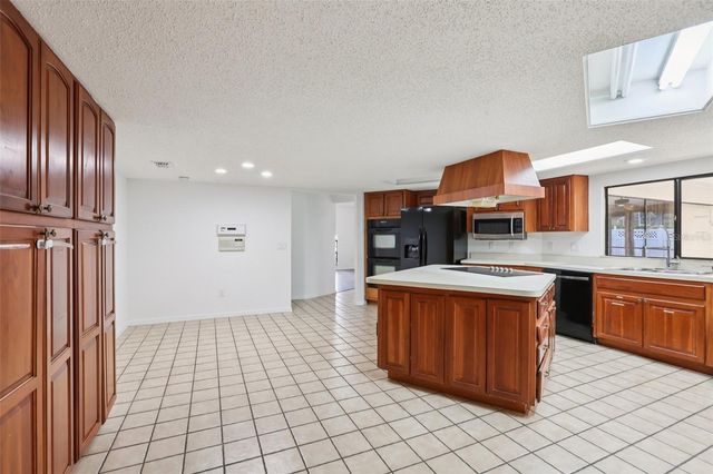 17922 CLEAR LAKE DRIVE, Lutz, FL 33548