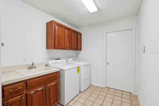 17922 CLEAR LAKE DRIVE, Lutz, FL 33548