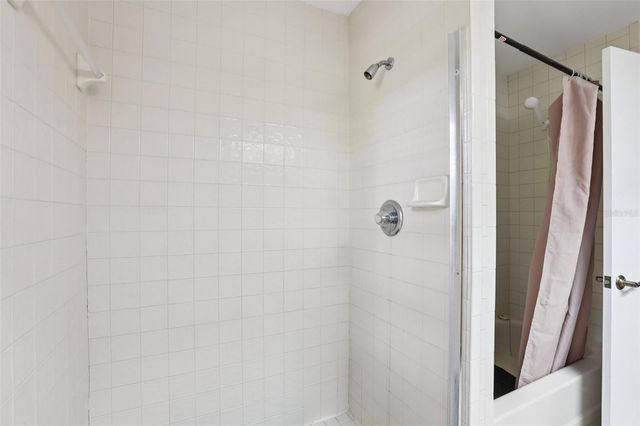 17922 CLEAR LAKE DRIVE, Lutz, FL 33548