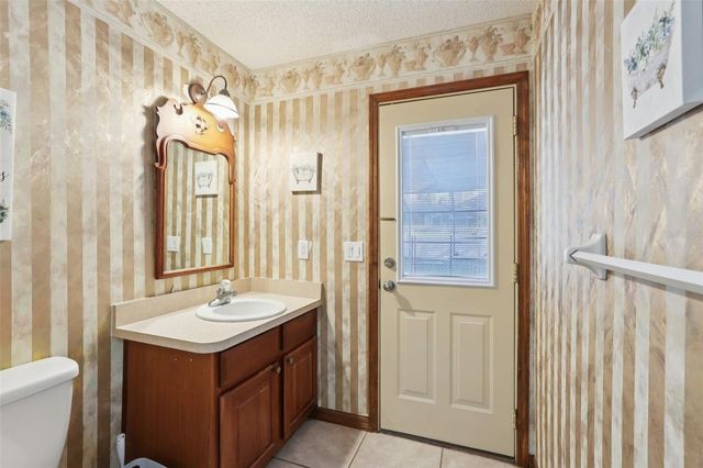 17922 CLEAR LAKE DRIVE, Lutz, FL 33548