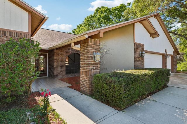 17922 CLEAR LAKE DRIVE, Lutz, FL 33548