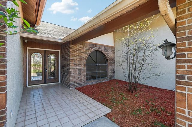 17922 CLEAR LAKE DRIVE, Lutz, FL 33548