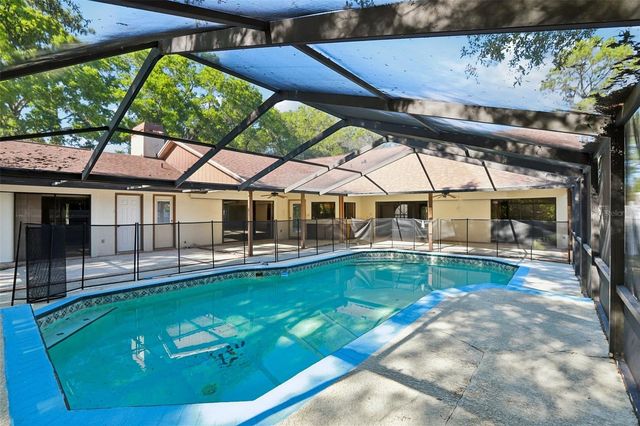 17922 CLEAR LAKE DRIVE, Lutz, FL 33548