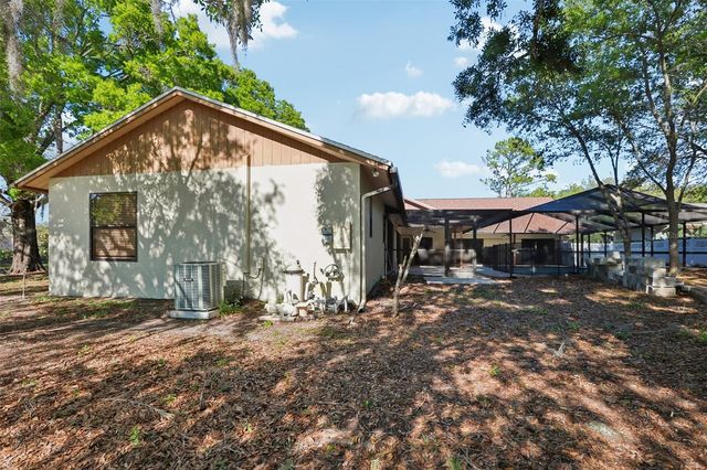 17922 CLEAR LAKE DRIVE, Lutz, FL 33548