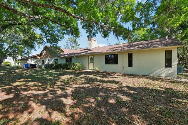 17922 CLEAR LAKE DRIVE, Lutz, FL 33548