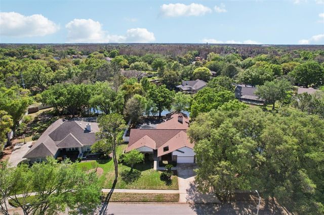 17922 CLEAR LAKE DRIVE, Lutz, FL 33548