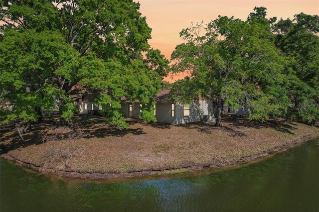 17922 CLEAR LAKE DRIVE, Lutz, FL 33548